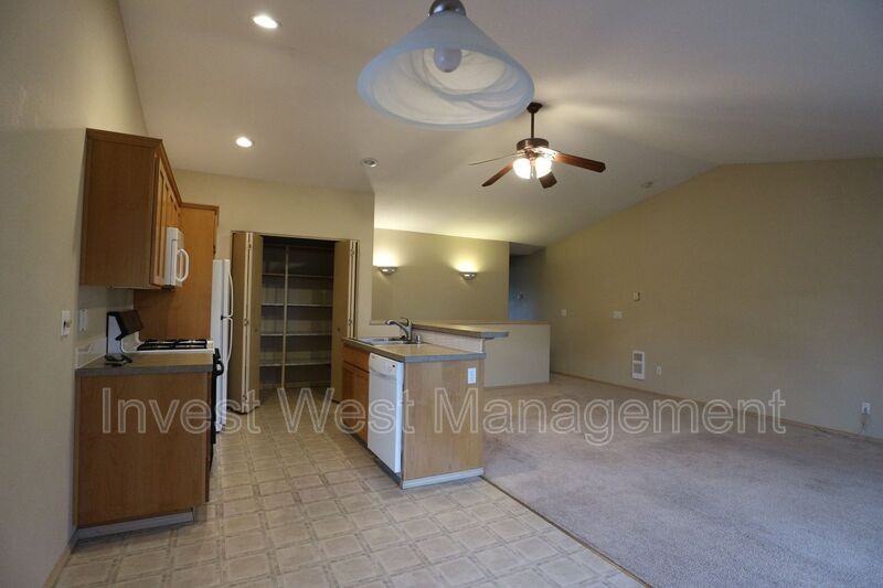 1830 Se 11th Ave - Photo 5 of 18