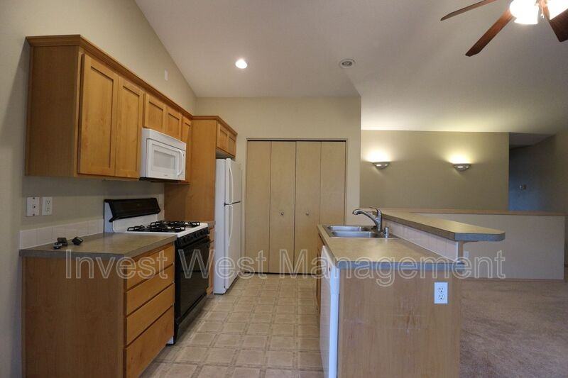 1830 Se 11th Ave - Photo 6 of 18