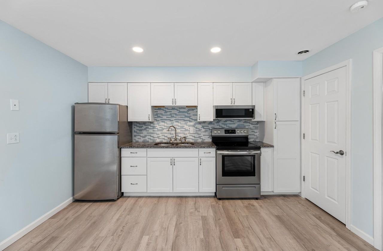 Cedar Creek Suites - Photo 3 of 11