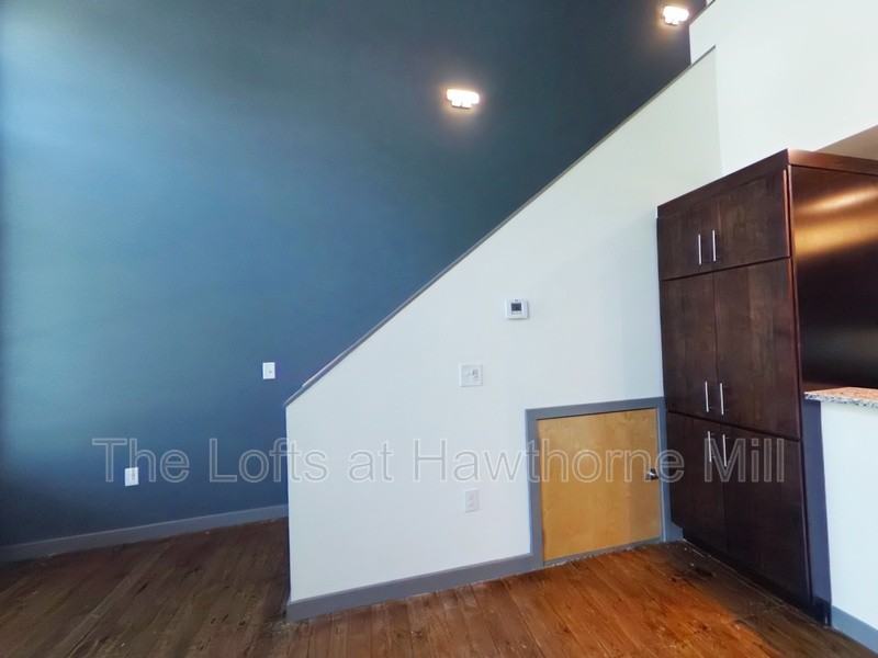1101 Hawthorne Ln #263 - Photo 2 of 10