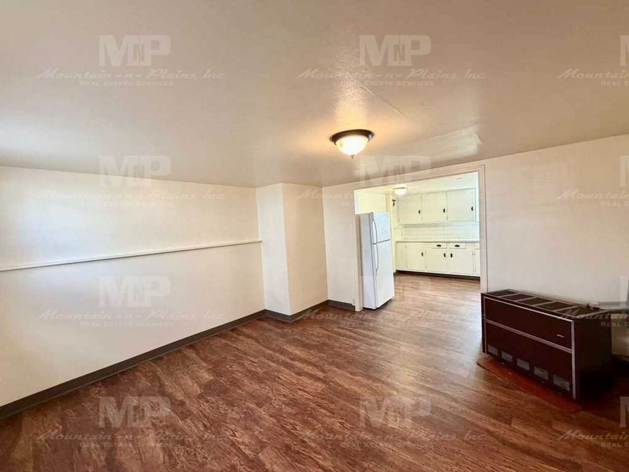 712 712 1/2 W. Myrtle Street - 712.5 W. Mrytle St-M712.5 - Photo 3 of 9