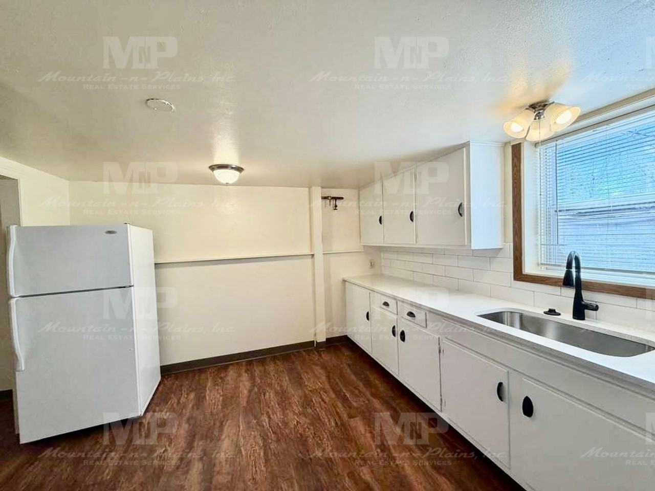 712 712 1/2 W. Myrtle Street - 712.5 W. Mrytle St-M712.5 - Photo 5 of 9