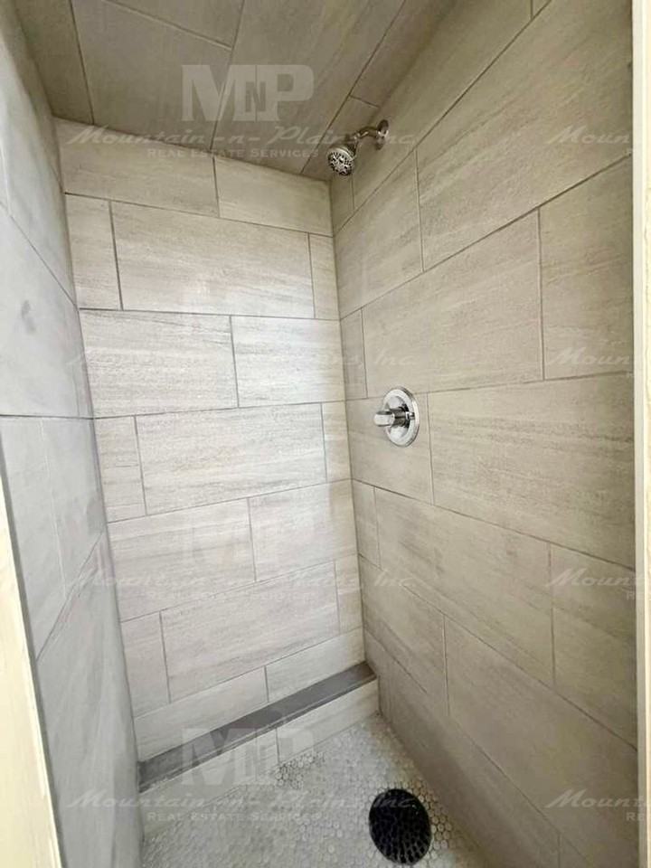 712 712 1/2 W. Myrtle Street - 712.5 W. Mrytle St-M712.5 - Photo 7 of 9