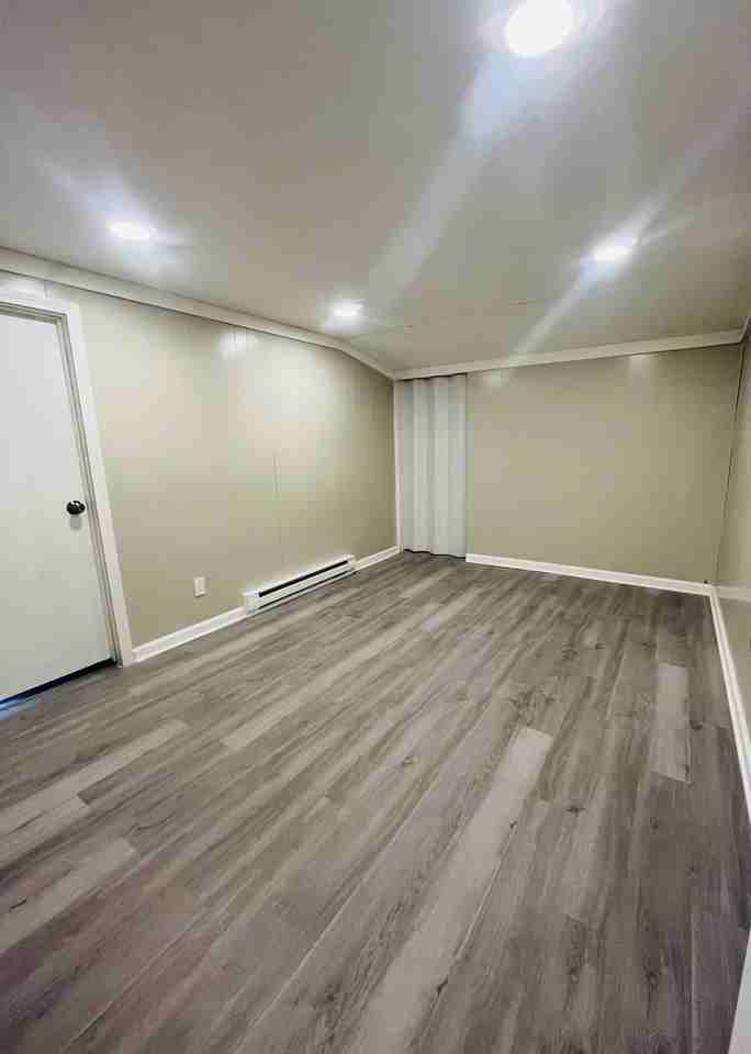 504 North Church Street - Photo 5 of 7