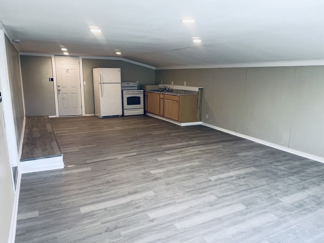 504 North Church Street - Photo 6 of 7