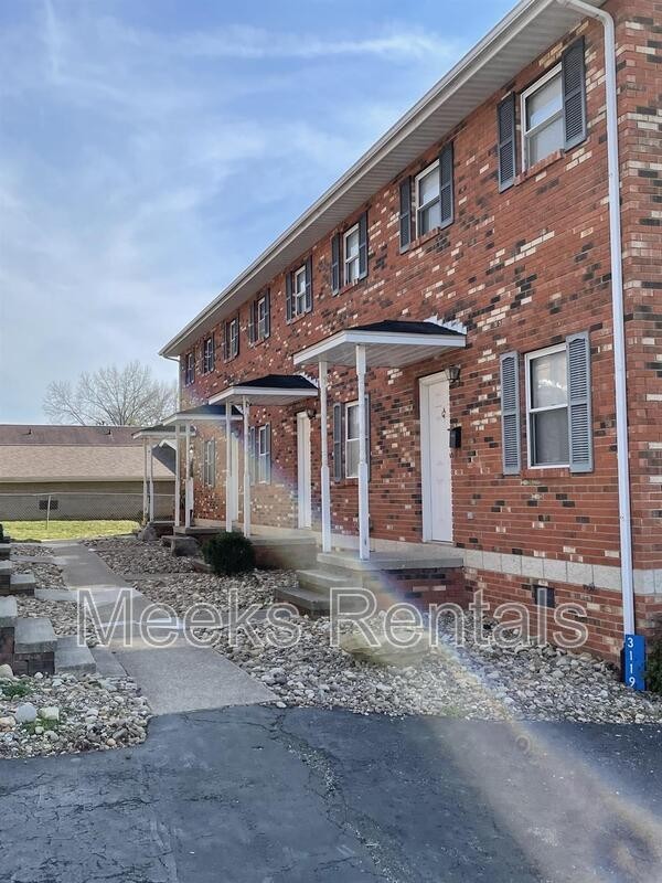 3119 Virginia Ave Apt D - Photo 2 of 3