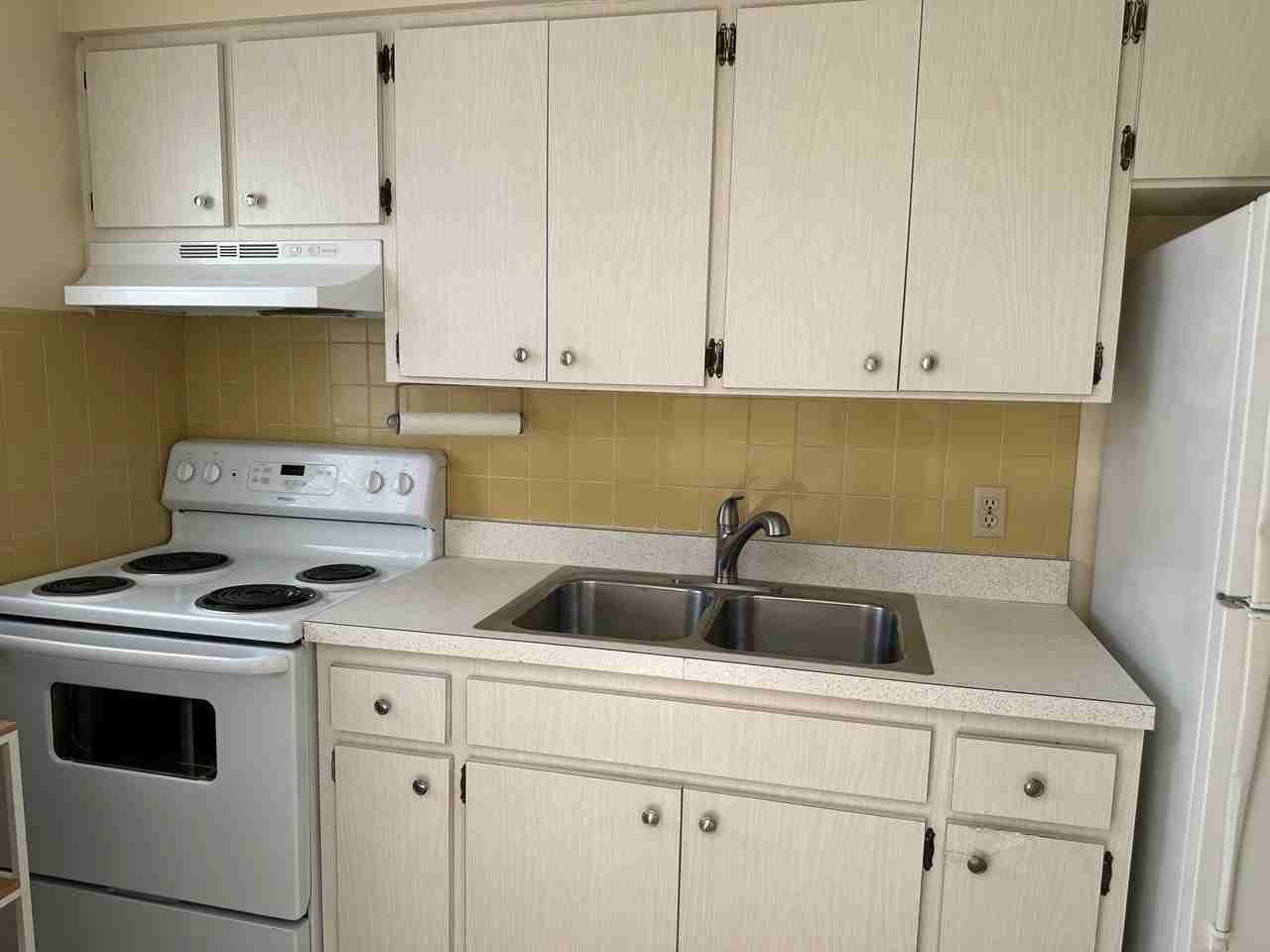 2739 Nassau Street #8 - Photo 3 of 10