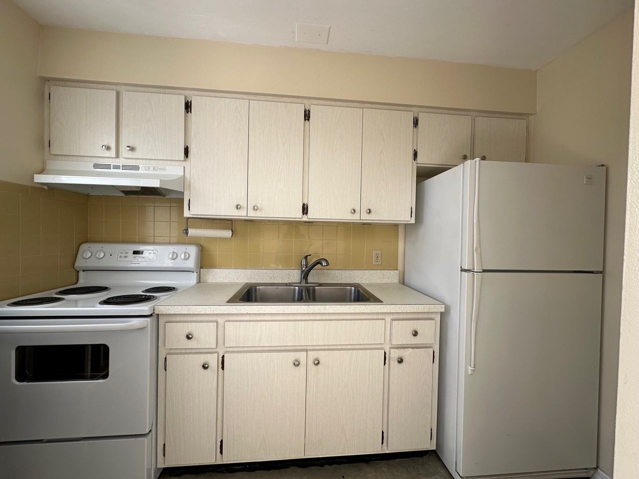 2739 Nassau Street #8 - Photo 4 of 10