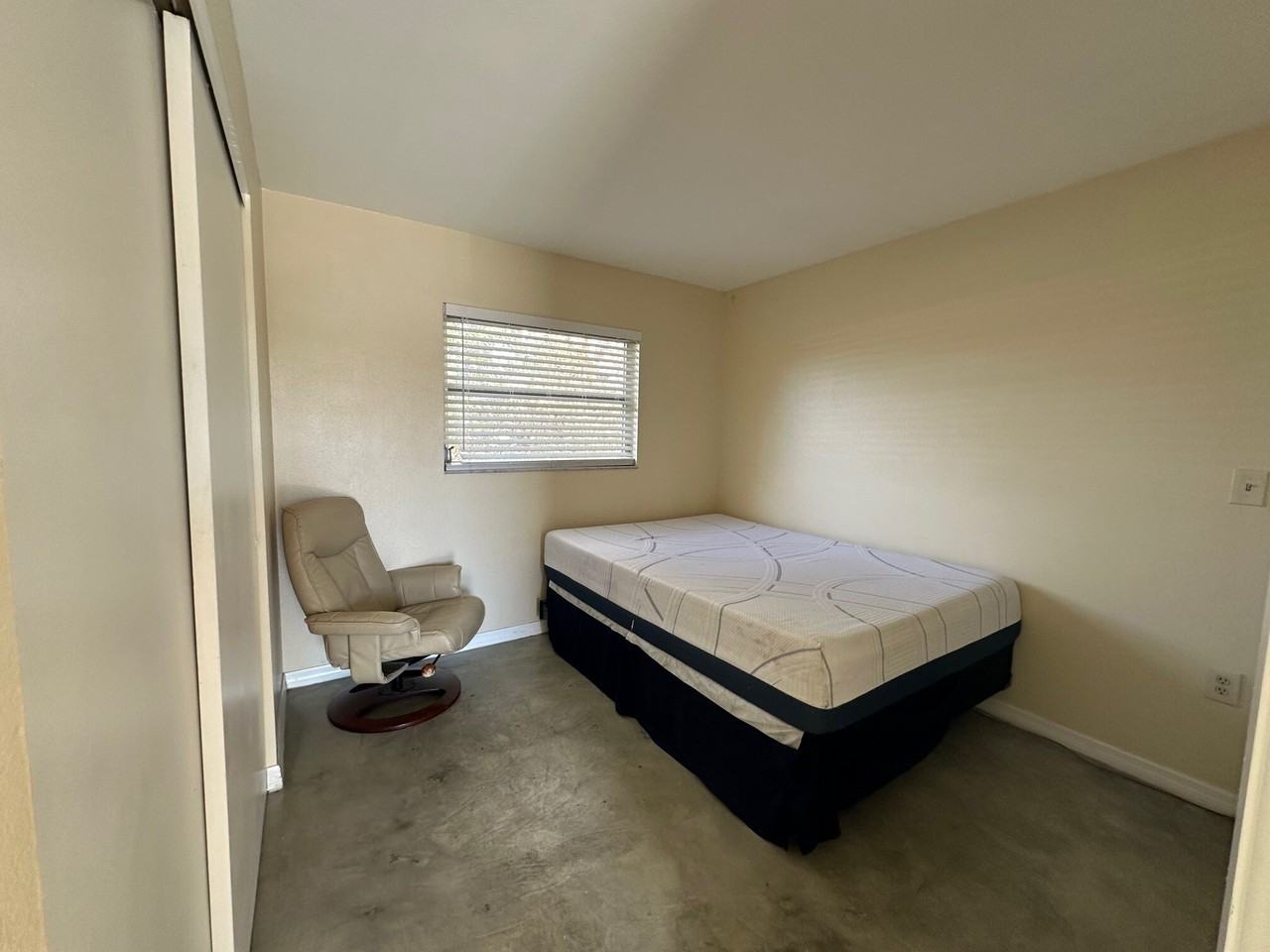 2739 Nassau Street #8 - Photo 5 of 10