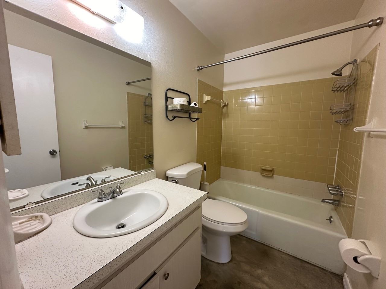 2739 Nassau Street #8 - Photo 6 of 10