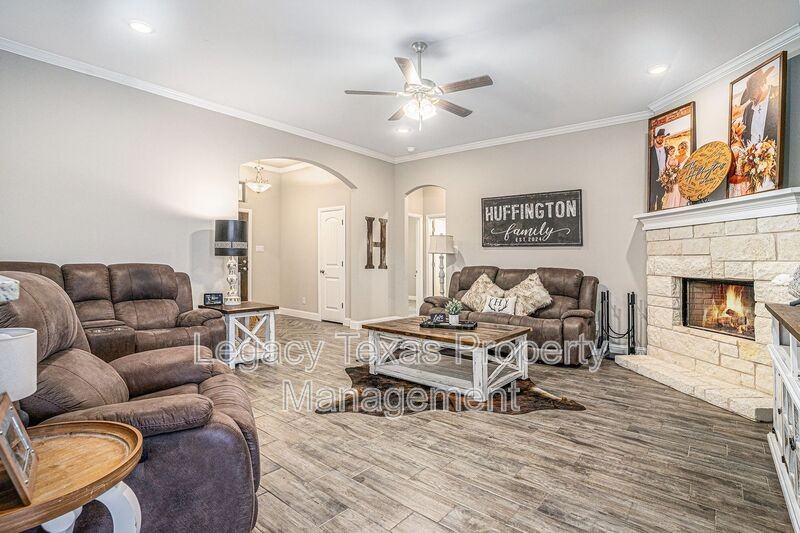 226 Harp Ave - Photo 4 of 17