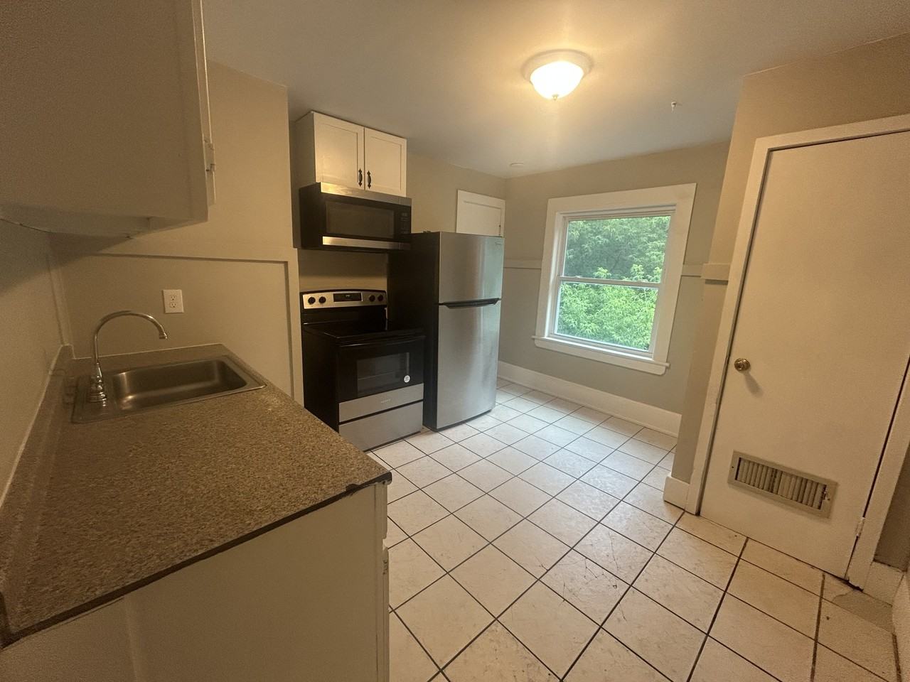 343 Columbus Avenue - Photo 4 of 8