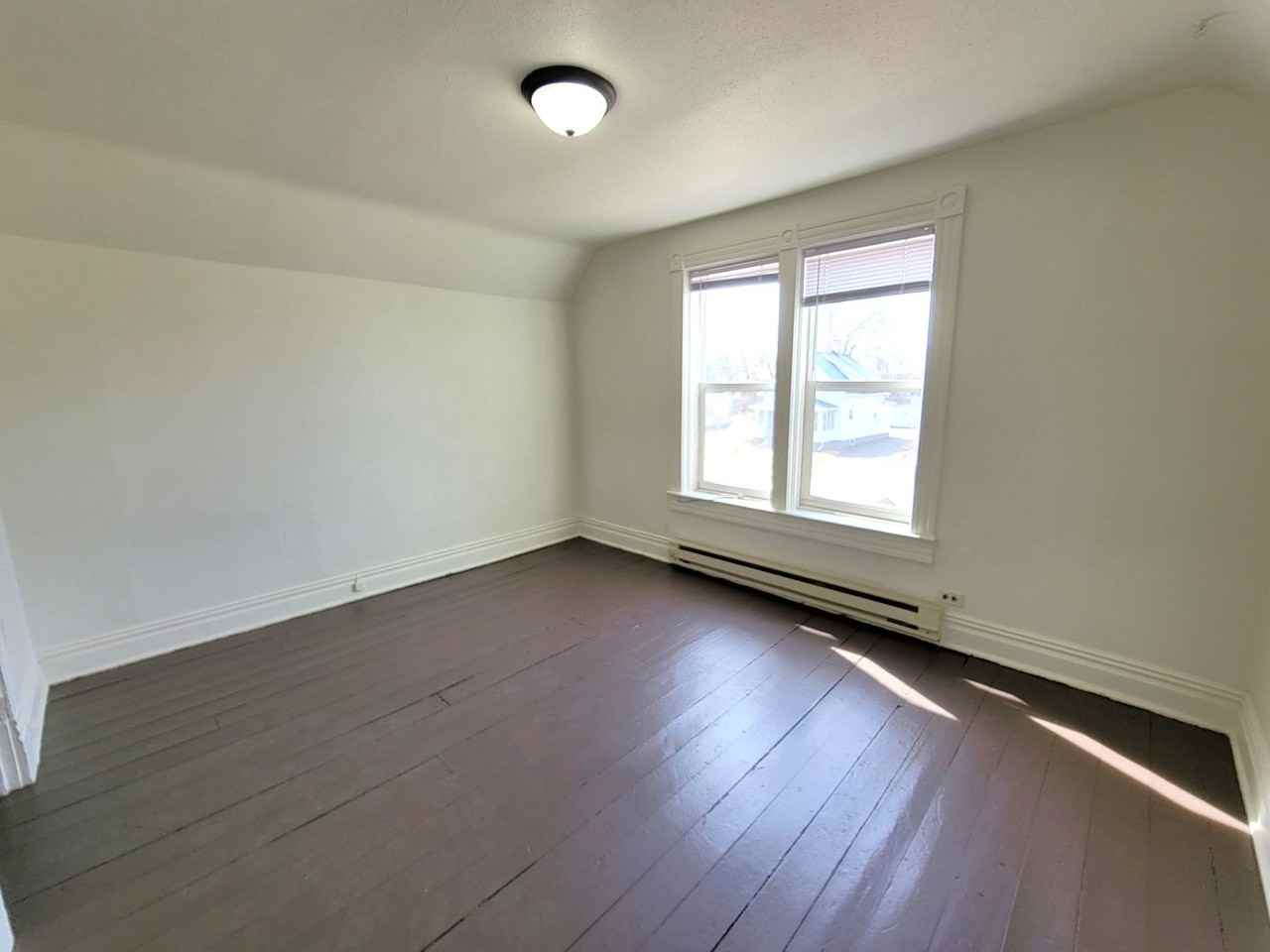 633 Spring St - Photo 2 of 10