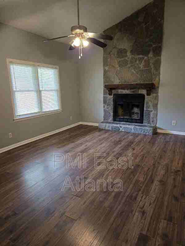 804 Navajo Ct Se - Photo 2 of 10