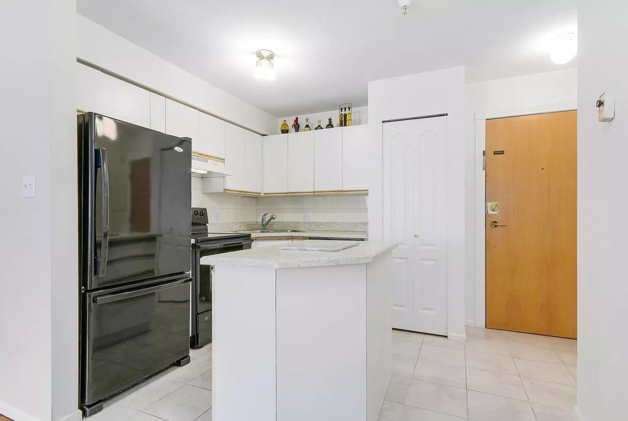 315 Renfrew Street - Photo 6 of 26