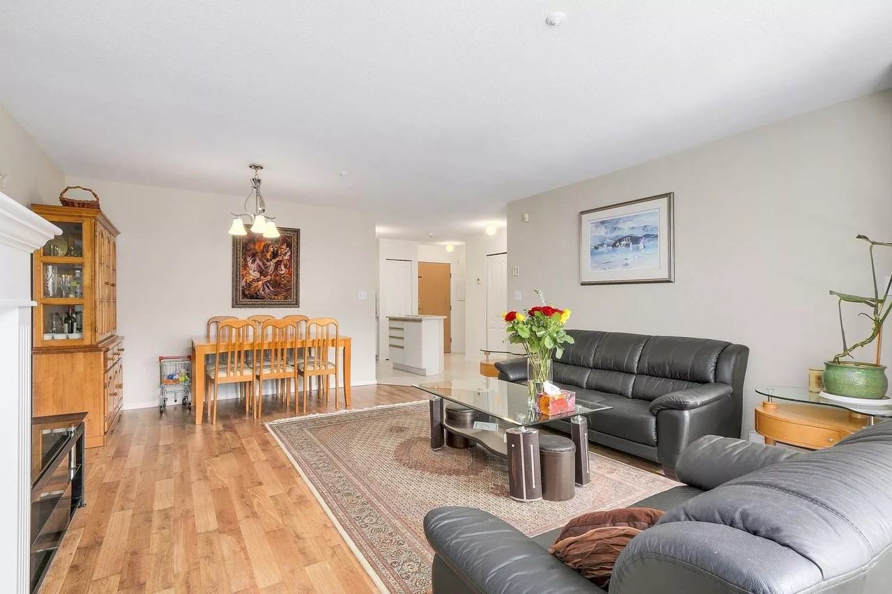 315 Renfrew Street - Photo 7 of 26