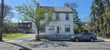 featured image of 118 E North St