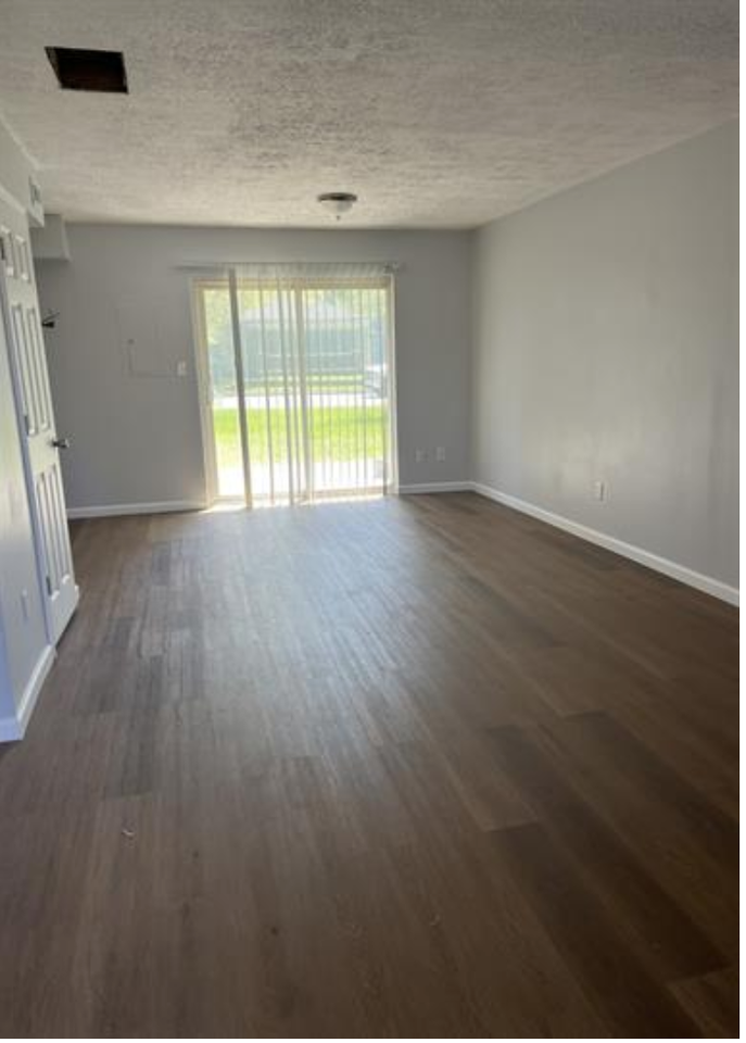 3011 Oxford Lane - Photo 5 of 6