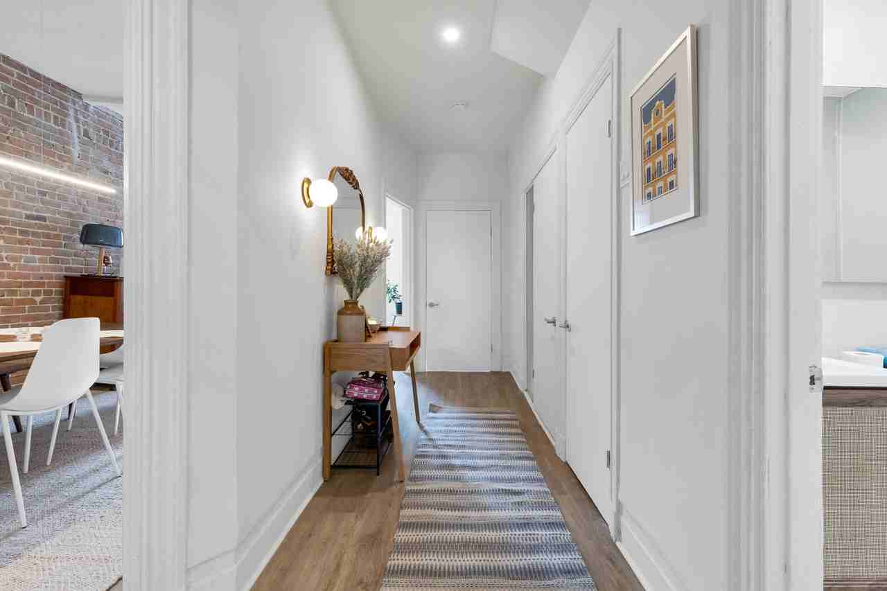 747 Avenue Walker - Photo 3 of 12