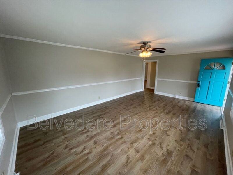 804 Graylyn Dr - Photo 4 of 13