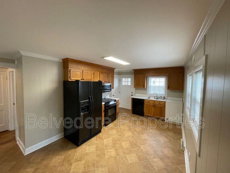 804 Graylyn Dr - Photo 5 of 13