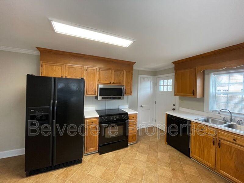 804 Graylyn Dr - Photo 6 of 13
