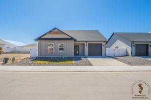 featured image of 2453 Revere Rd