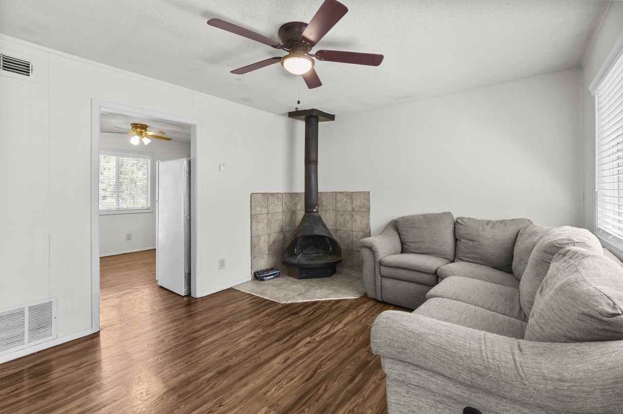 108 Apache Hills Drive - Photo 5 of 33