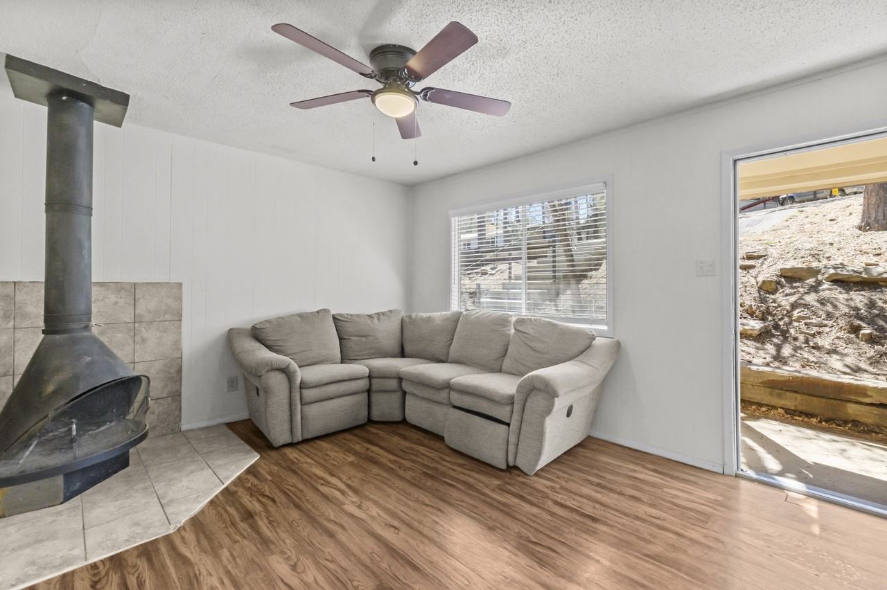 108 Apache Hills Drive - Photo 6 of 33