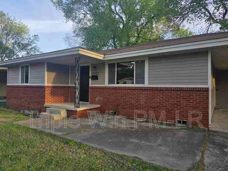 109 Farmere Cir - Photo 3 of 24