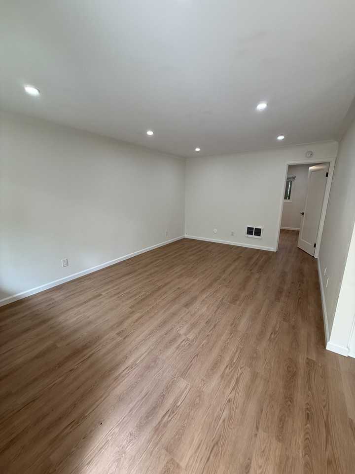 3911 Oregon Street #5 - Photo 5 of 18