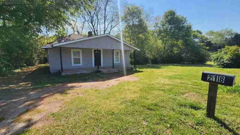 218 Irving Ave - Photo 2 of 18