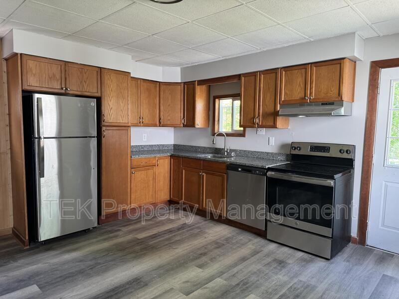 126 Parsells Ave - Photo 6 of 17