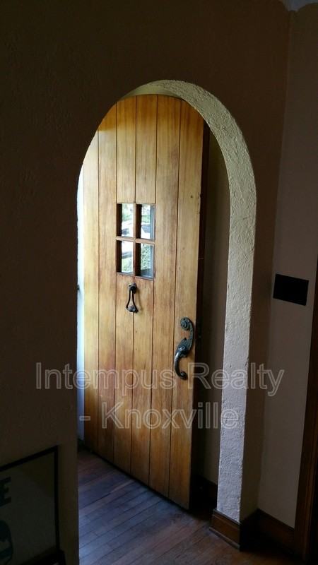 2103 Fairmont Blvd - Photo 2 of 31