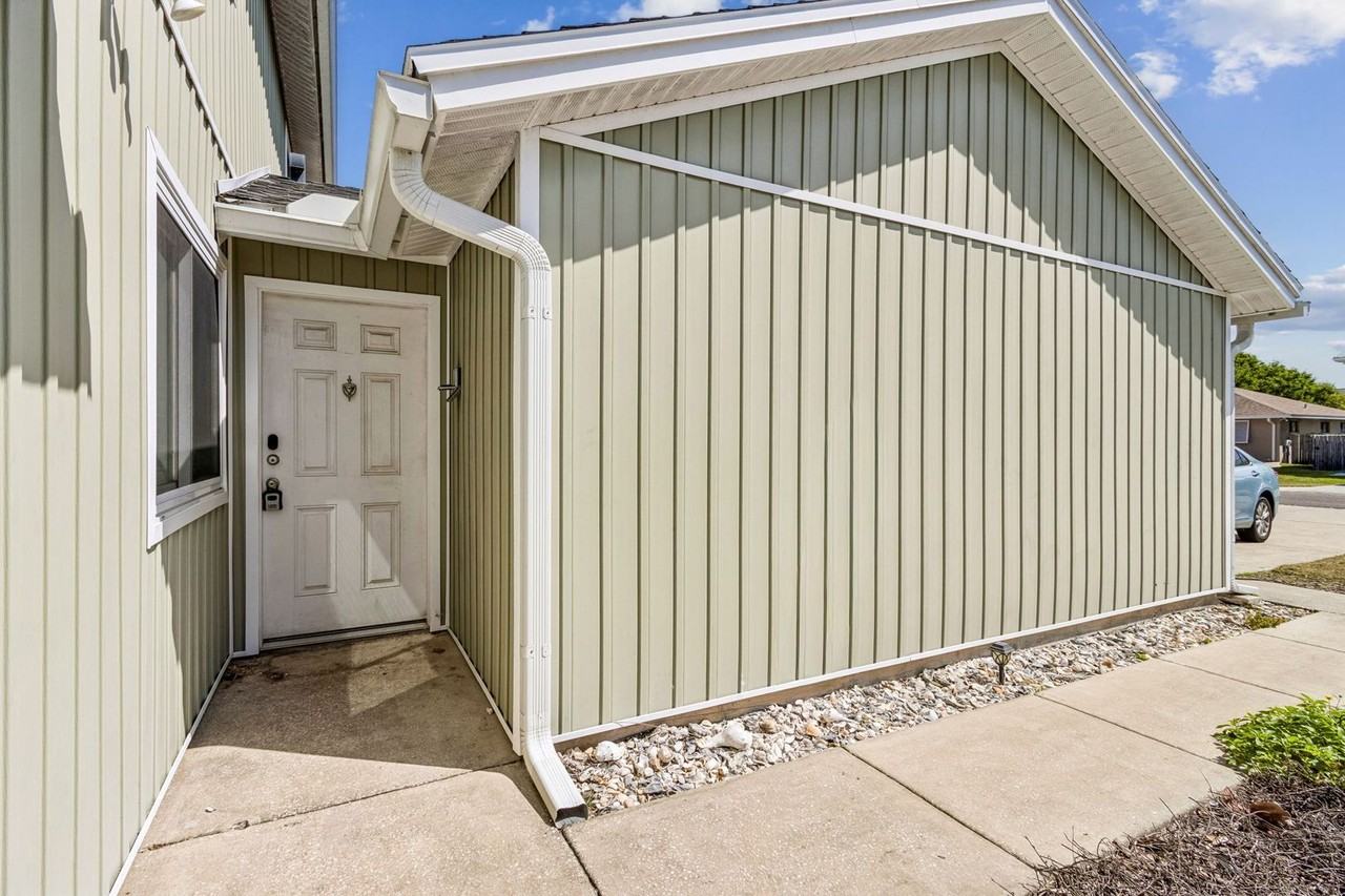 833 Mary St - Photo 3 of 22