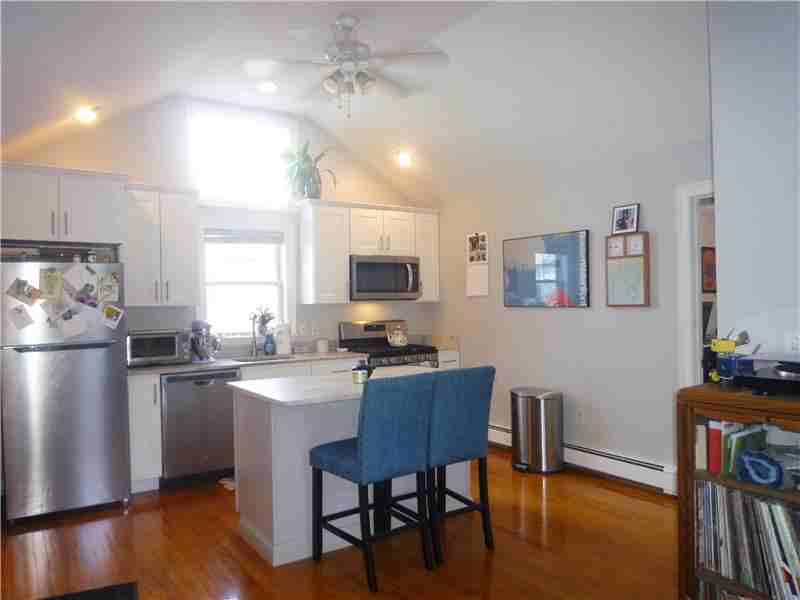 11 Richardson Ter - Photo 4 of 16