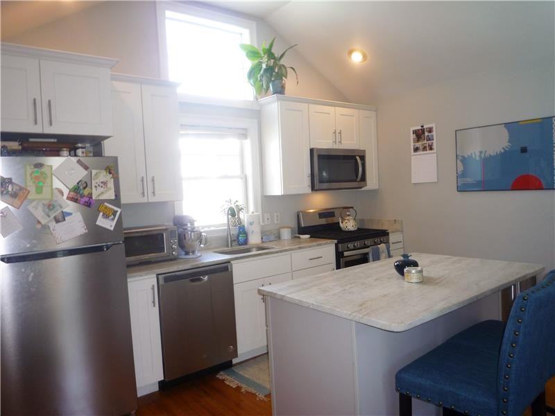 11 Richardson Ter - Photo 5 of 16