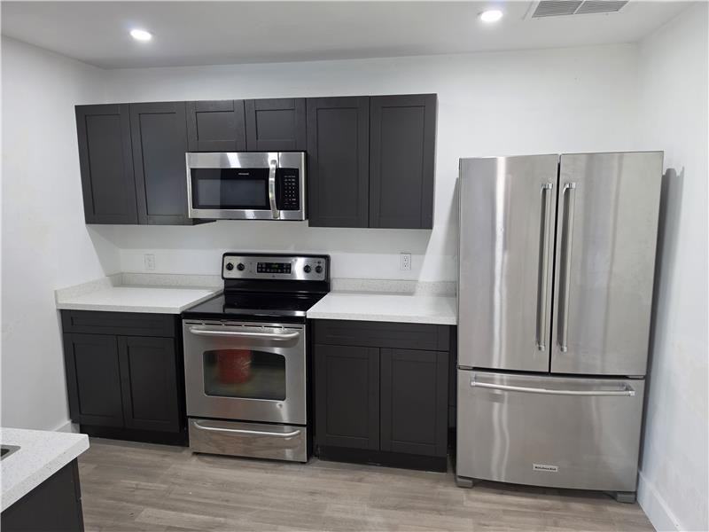 4616 Sw 33rd Ave - Photo 4 of 8