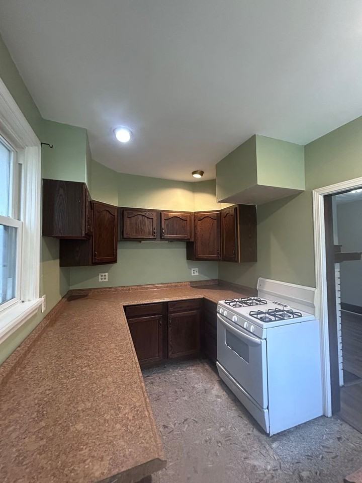 247 Watson Blvd - Photo 3 of 22