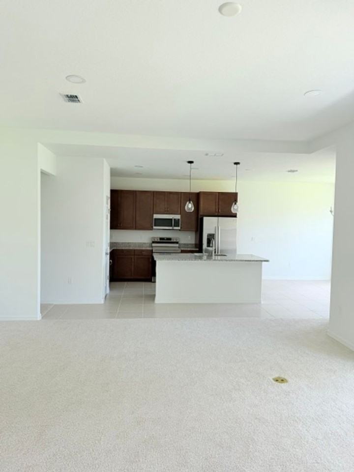 200 Pine Grove Dr - Photo 5 of 31