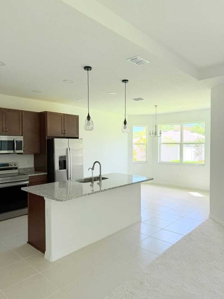 200 Pine Grove Dr - Photo 6 of 31