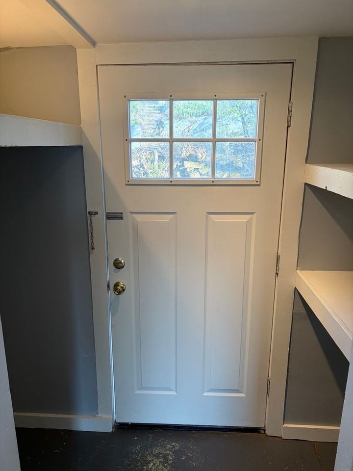 403 Henry St - Photo 2 of 10