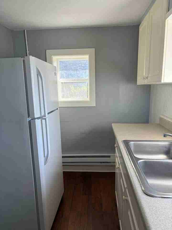 403 Henry St - Photo 6 of 10