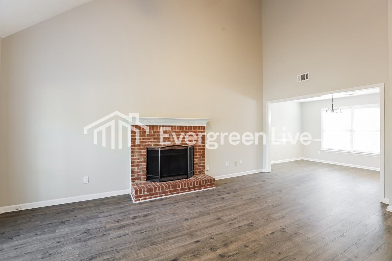 1018 Megcole Ct Sw - Photo 5 of 11