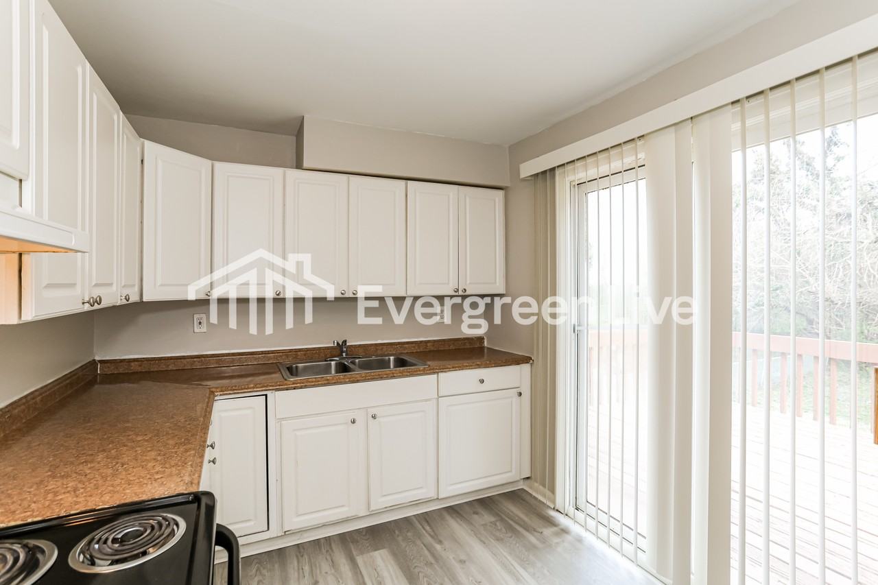 6442 Elbrook Ave - Photo 6 of 15