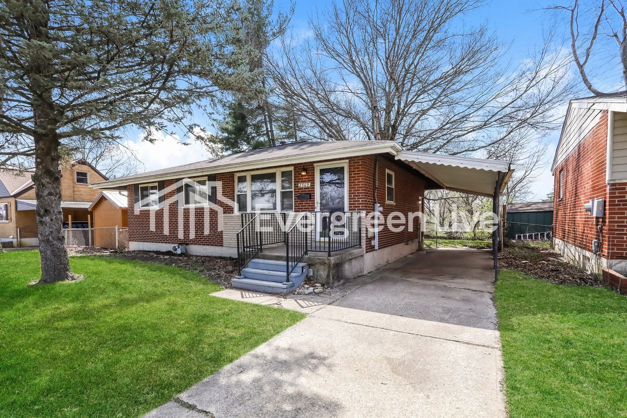 2509 Cornwall Dr - Photo 2 of 15