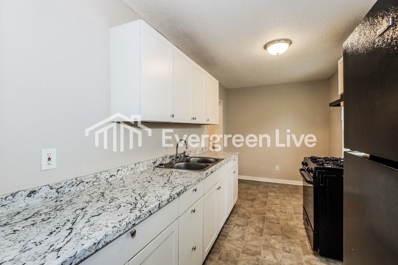 2720 Fleming Dr - Photo 5 of 15