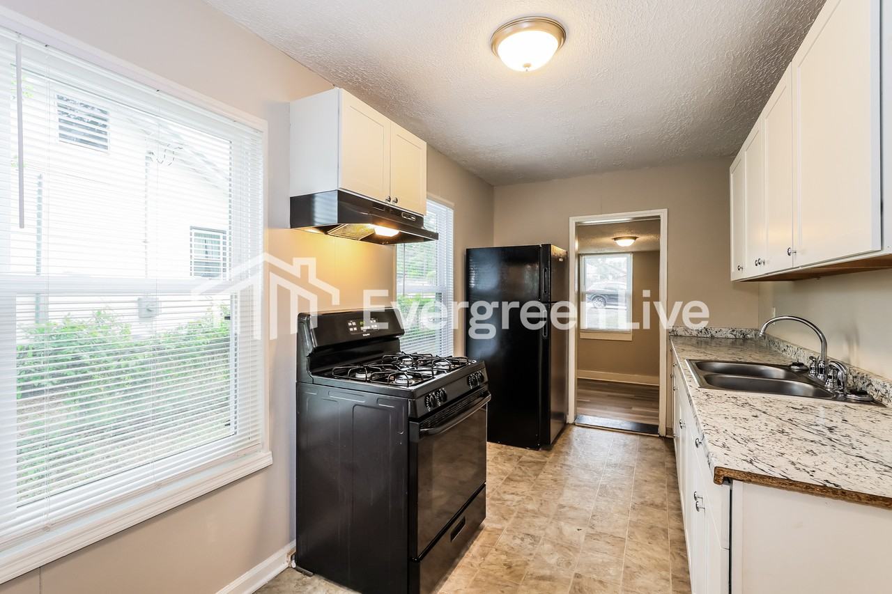 2720 Fleming Dr - Photo 6 of 15