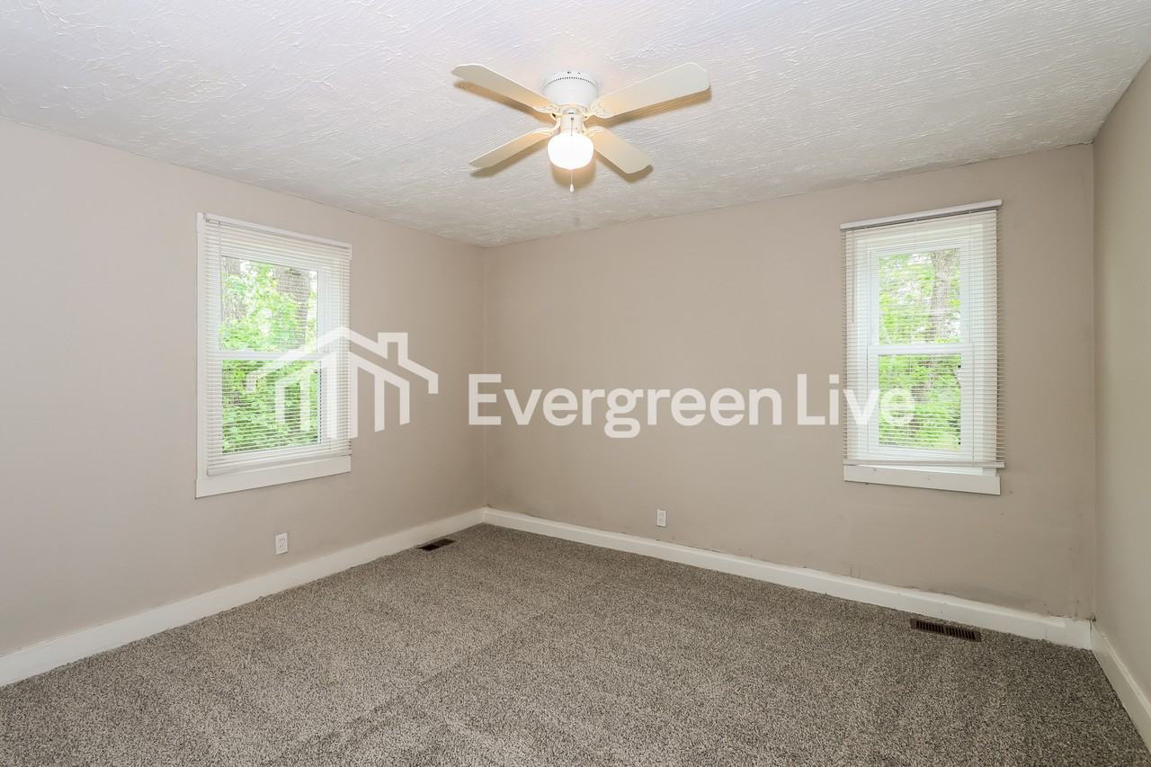 2720 Fleming Dr - Photo 7 of 15
