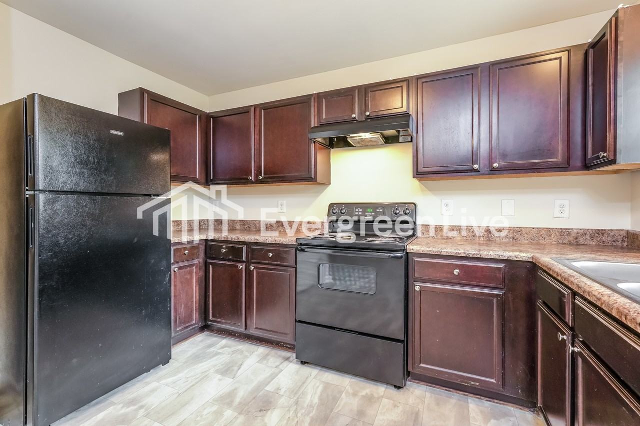 364 Kendall Dr - Photo 5 of 15